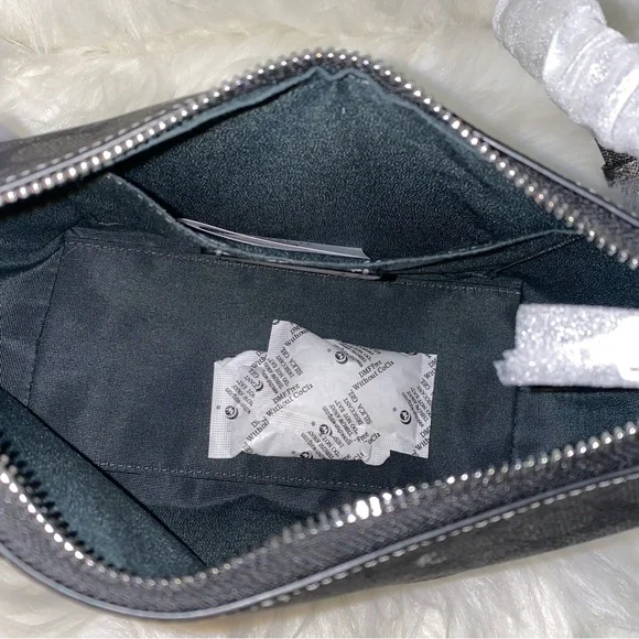 Coach 🩶🖤🩶 signature purse New - Picture 10 of 16